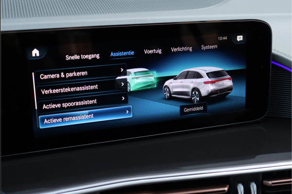 Mercedes-Benz EQC 400 4MATIC AMG Line 80 kWh | ex BTW € 40.500,- netto | Schuifdak | Head-up Display | Surround Camera | Trekhaak | Dodehoekassistent | Advanced Sound System | Stoelverwarming | Sfeerverlichting |