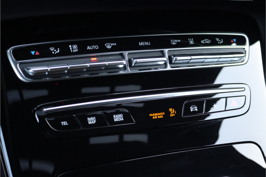 Mercedes-Benz EQC 400 4MATIC AMG Line 80 kWh | ex BTW € 40.500,- netto | Schuifdak | Head-up Display | Surround Camera | Trekhaak | Dodehoekassistent | Advanced Sound System | Stoelverwarming | Sfeerverlichting |