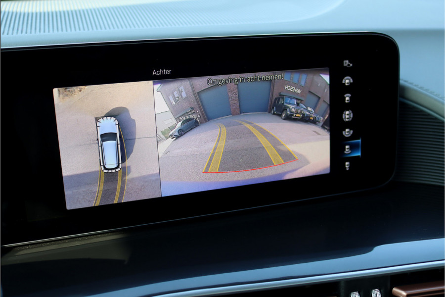 Mercedes-Benz EQC 400 4MATIC AMG Line 80 kWh | ex BTW € 40.500,- netto | Schuifdak | Head-up Display | Surround Camera | Trekhaak | Dodehoekassistent | Advanced Sound System | Stoelverwarming | Sfeerverlichting |