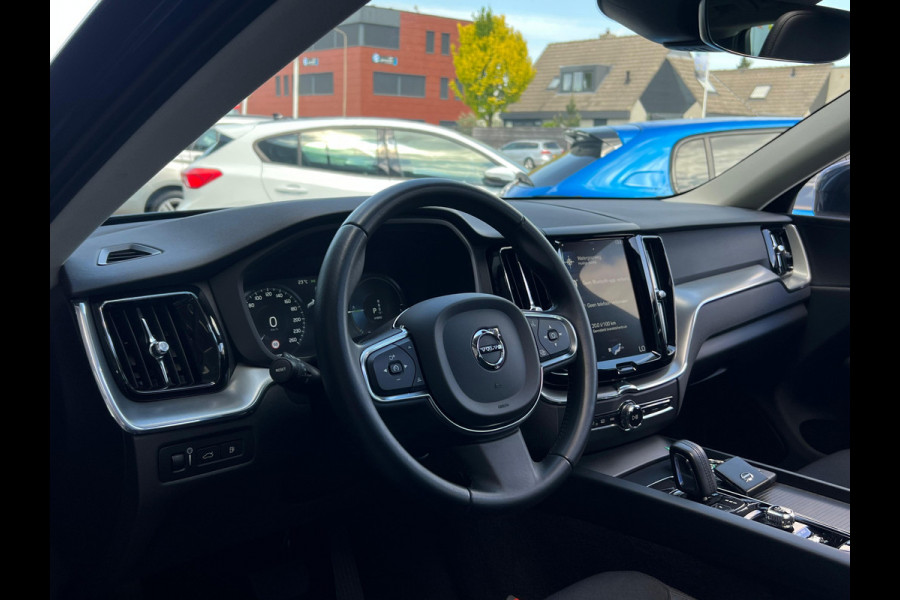 Volvo XC60 2.0 T8 Twin Engine AWD Momentum Pro NL AUTO | PANO | CARPLAY | PHEV