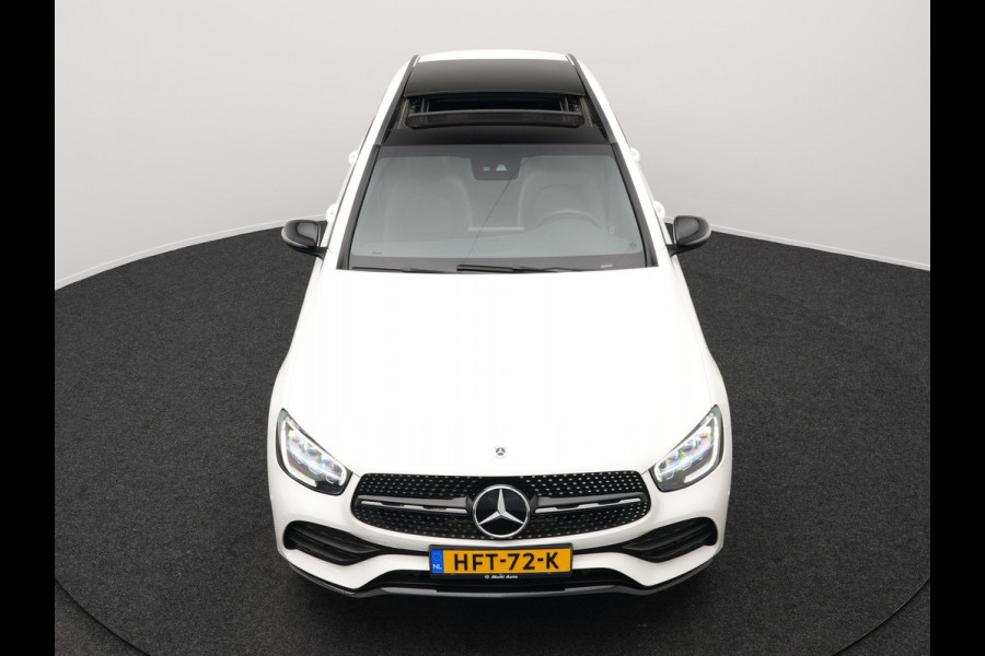 Mercedes-Benz GLC 300e 4MATIC AMG Night Plug in Hybrid 320pk | PHEV | Panodak | Trekhaak af Fabriek | Carplay | Navi | Camera | Spraakbediening | DAB | Stoelverwarming | Cruise Control |