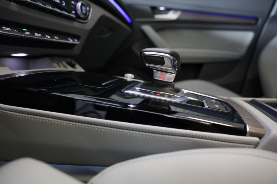 Audi Q5 55 TFSI e S Line Competition / Massage / Acc / Head Up / 360 Camera / Elek Stoelen / Dode Hoek / Leder / Pano