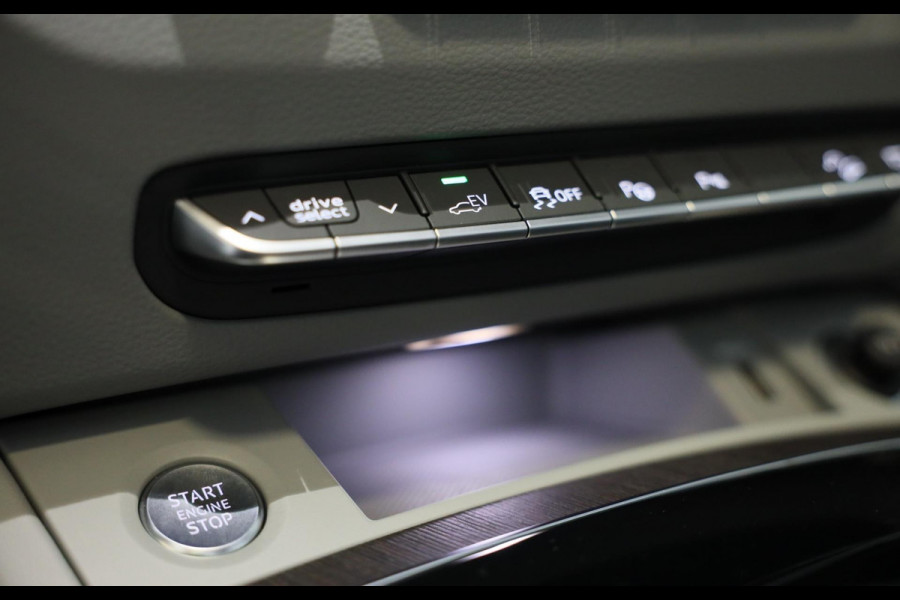Audi Q5 55 TFSI e S Line Competition / Massage / Acc / Head Up / 360 Camera / Elek Stoelen / Dode Hoek / Leder / Pano