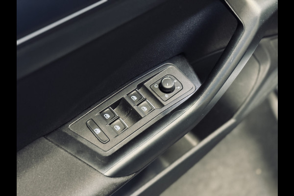 Volkswagen T-Roc 1.0 TSI United | 17" | Panorama | CarPlay