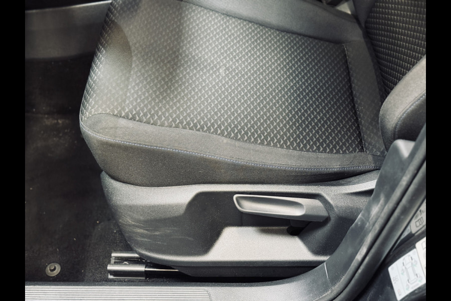Volkswagen T-Roc 1.0 TSI United | 17" | Panorama | CarPlay