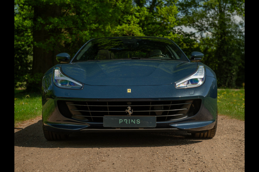 Ferrari GTC4 6.3 V12 Lusso | Atelier Car | Full spec! | Blu Ahrabian | Pano-dak | Lift | 360 cam | CarPlay