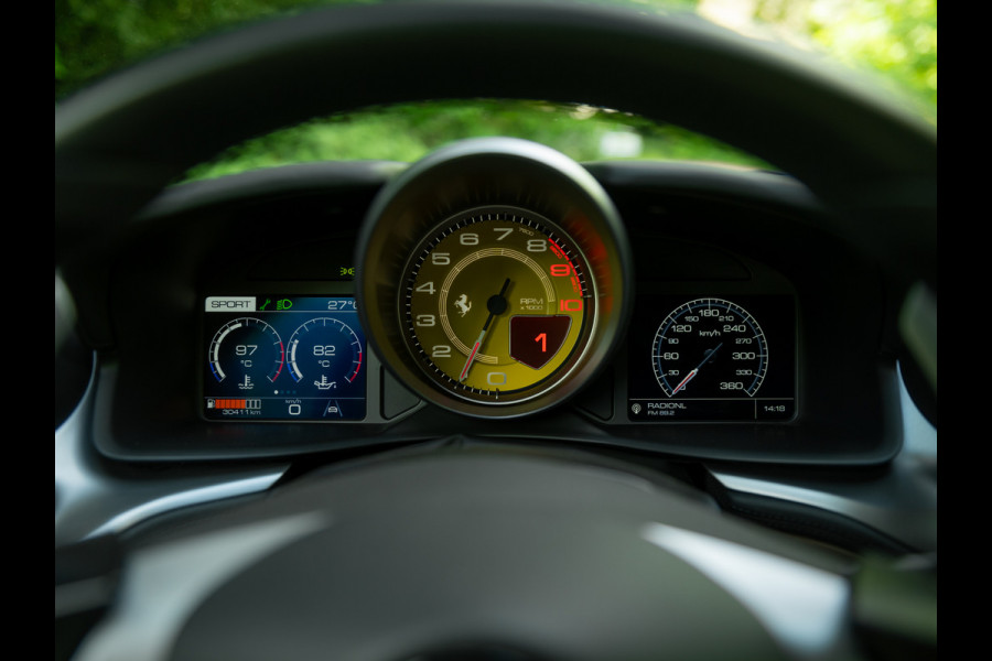 Ferrari GTC4 6.3 V12 Lusso | Atelier Car | Full spec! | Blu Ahrabian | Pano-dak | Lift | 360 cam | CarPlay