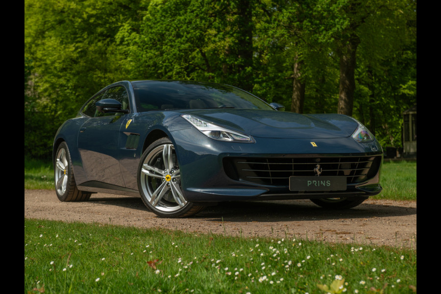 Ferrari GTC4 6.3 V12 Lusso | Atelier Car | Full spec! | Blu Ahrabian | Pano-dak | Lift | 360 cam | CarPlay