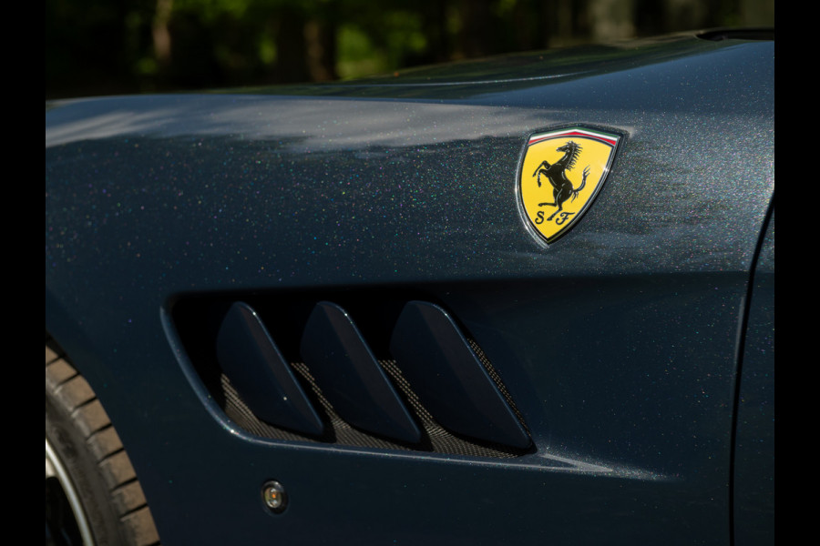 Ferrari GTC4 6.3 V12 Lusso | Atelier Car | Full spec! | Blu Ahrabian | Pano-dak | Lift | 360 cam | CarPlay