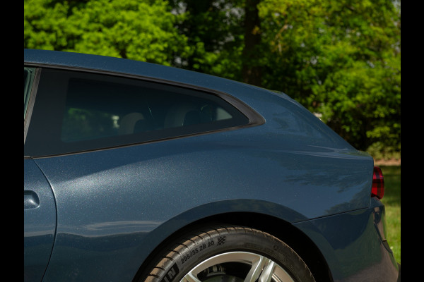 Ferrari GTC4 6.3 V12 Lusso | Atelier Car | Full spec! | Blu Ahrabian | Pano-dak | Lift | 360 cam | CarPlay