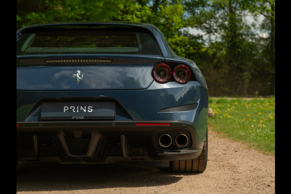 Ferrari GTC4 6.3 V12 Lusso | Atelier Car | Full spec! | Blu Ahrabian | Pano-dak | Lift | 360 cam | CarPlay
