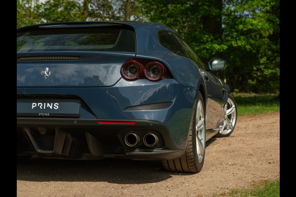 Ferrari GTC4 6.3 V12 Lusso | Atelier Car | Full spec! | Blu Ahrabian | Pano-dak | Lift | 360 cam | CarPlay
