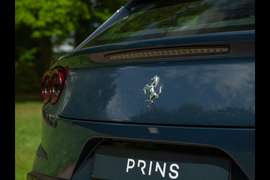 Ferrari GTC4 6.3 V12 Lusso | Atelier Car | Full spec! | Blu Ahrabian | Pano-dak | Lift | 360 cam | CarPlay