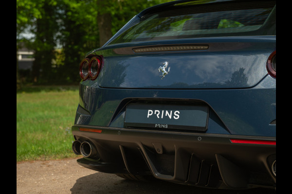 Ferrari GTC4 6.3 V12 Lusso | Atelier Car | Full spec! | Blu Ahrabian | Pano-dak | Lift | 360 cam | CarPlay