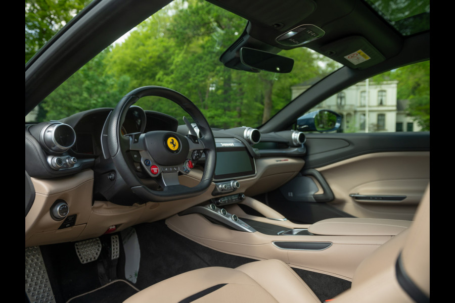 Ferrari GTC4 6.3 V12 Lusso | Atelier Car | Full spec! | Blu Ahrabian | Pano-dak | Lift | 360 cam | CarPlay