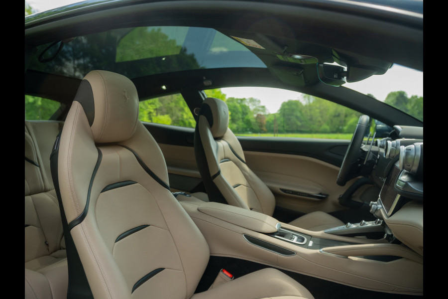 Ferrari GTC4 6.3 V12 Lusso | Atelier Car | Full spec! | Blu Ahrabian | Pano-dak | Lift | 360 cam | CarPlay