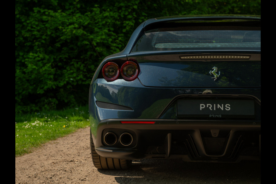 Ferrari GTC4 6.3 V12 Lusso | Atelier Car | Full spec! | Blu Ahrabian | Pano-dak | Lift | 360 cam | CarPlay