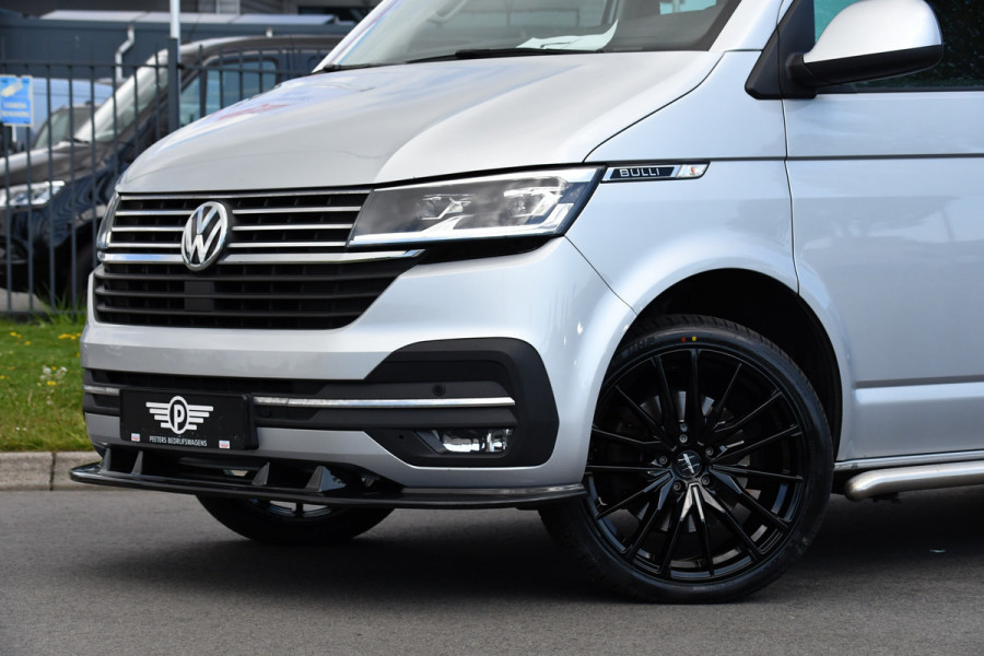 Volkswagen Transporter 2.0 TDI L2H1 30 DC Bulli Virtual, Adaptieve Cruise, Carplay, LED, Stoelverwarming, 199PK, Automaat, Sensoren, 2 x Schuifdeur, UNIEK!
