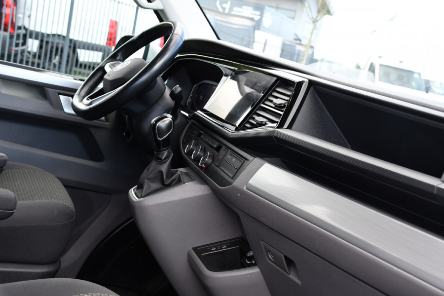 Volkswagen Transporter 2.0 TDI L2H1 30 DC Bulli Virtual, Adaptieve Cruise, Carplay, LED, Stoelverwarming, 199PK, Automaat, Sensoren, 2 x Schuifdeur, UNIEK!
