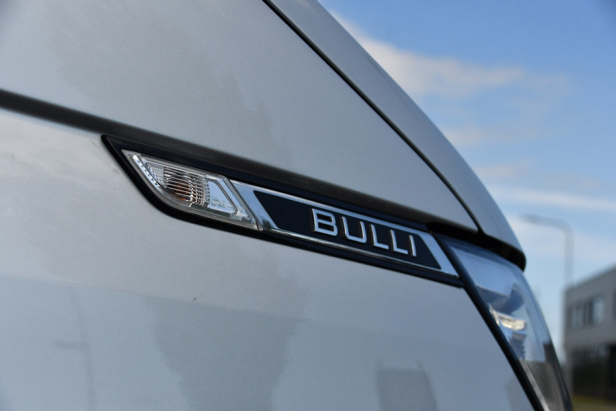 Volkswagen Transporter 2.0 TDI L2H1 30 DC Bulli Virtual, Adaptieve Cruise, Carplay, LED, Stoelverwarming, 199PK, Automaat, Sensoren, 2 x Schuifdeur, UNIEK!