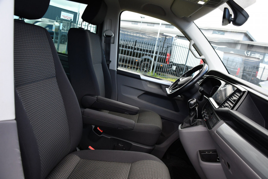 Volkswagen Transporter 2.0 TDI L2H1 30 DC Bulli Virtual, Adaptieve Cruise, Carplay, LED, Stoelverwarming, 199PK, Automaat, Sensoren, 2 x Schuifdeur, UNIEK!