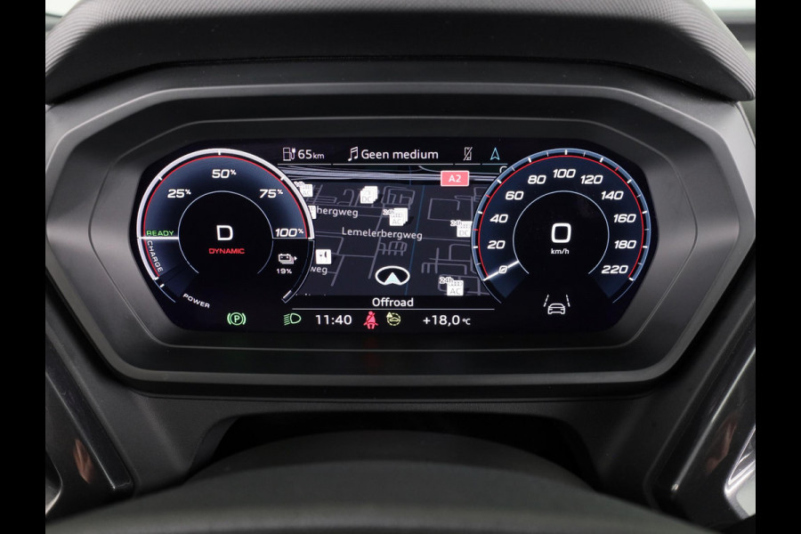 Audi Q4 e-tron 40 Launch edition S Competition 77 kWh 204pk | Panoramadak | Head-up Display | Navigatie | Stoelverwarming