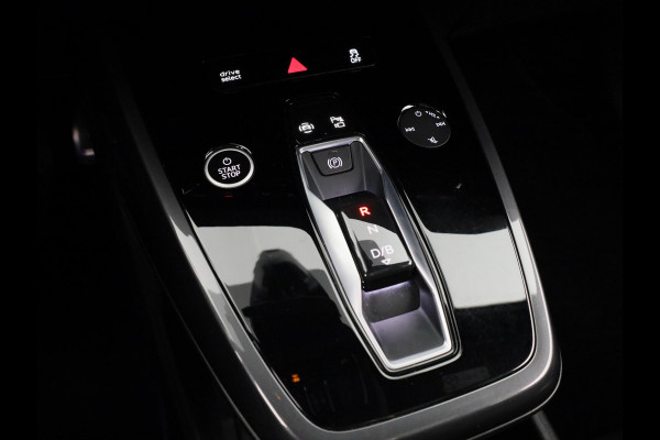 Audi Q4 e-tron 40 Launch edition S Competition 77 kWh 204pk | Panoramadak | Head-up Display | Navigatie | Stoelverwarming