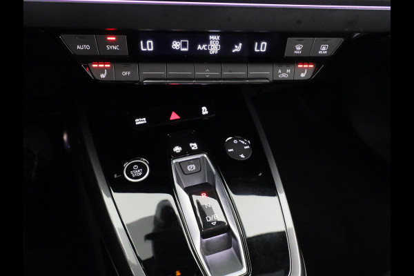 Audi Q4 e-tron 40 Launch edition S Competition 77 kWh 204pk | Panoramadak | Head-up Display | Navigatie | Stoelverwarming
