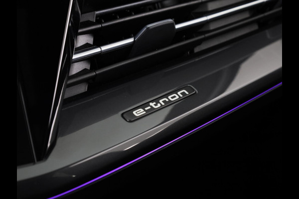 Audi Q4 e-tron 40 Launch edition S Competition 77 kWh 204pk | Panoramadak | Head-up Display | Navigatie | Stoelverwarming