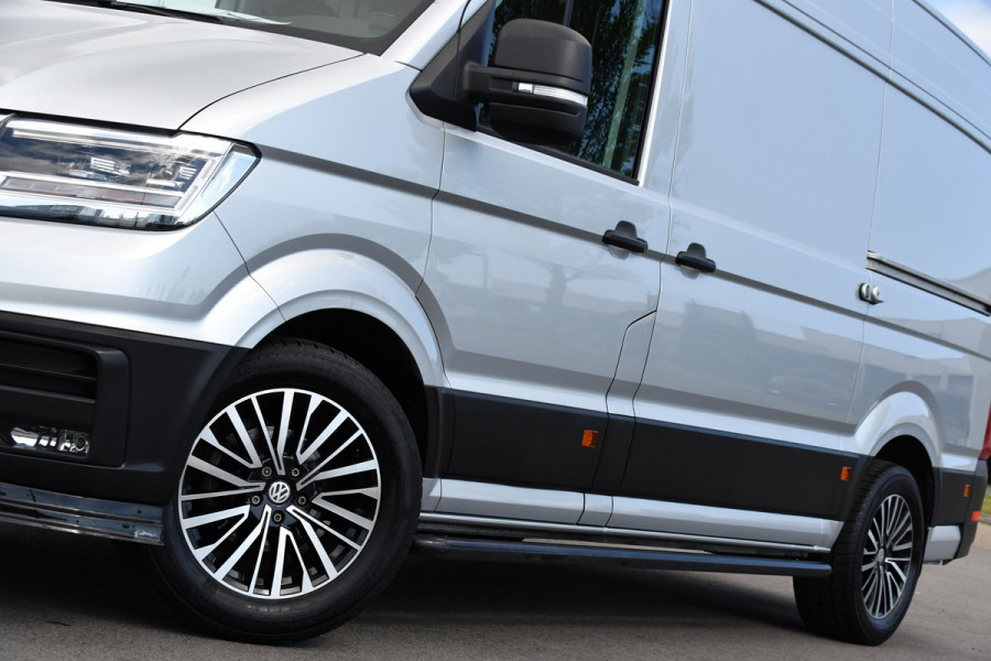 Volkswagen Crafter 35 2.0 TDI L3H3 Highline Adaptieve Cruise, Camera, Carplay, LED, Multimedia, 140PK, Automaat, 2 x Schuifdeur, Stoelverwarming, Uniek!