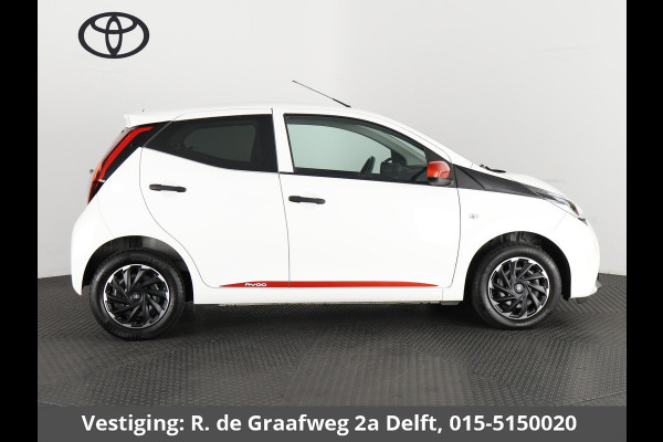 Toyota Aygo 1.0 VVT-i X-Fun + Coral Red Pack | Airco | Bluetooth | Privacy Glass |
