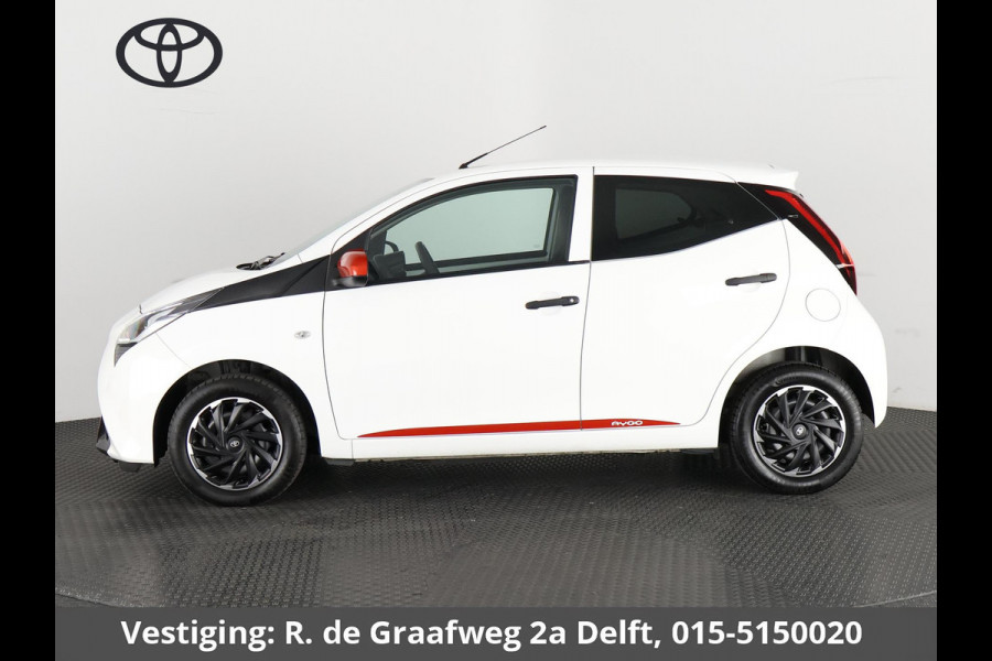 Toyota Aygo 1.0 VVT-i X-Fun + Coral Red Pack | Airco | Bluetooth | Privacy Glass |