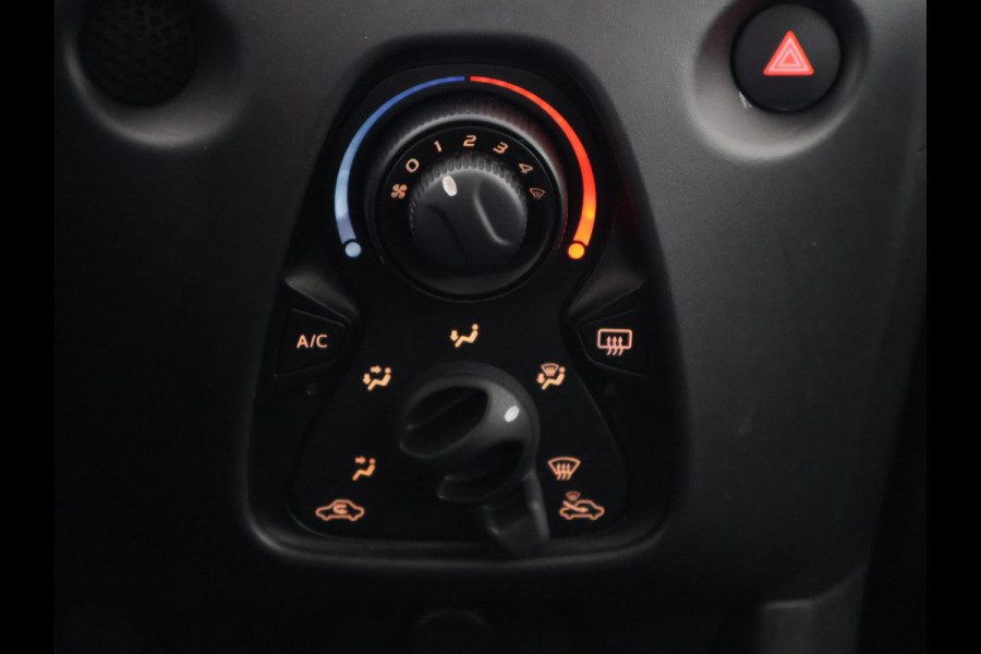 Toyota Aygo 1.0 VVT-i X-Fun + Coral Red Pack | Airco | Bluetooth | Privacy Glass |