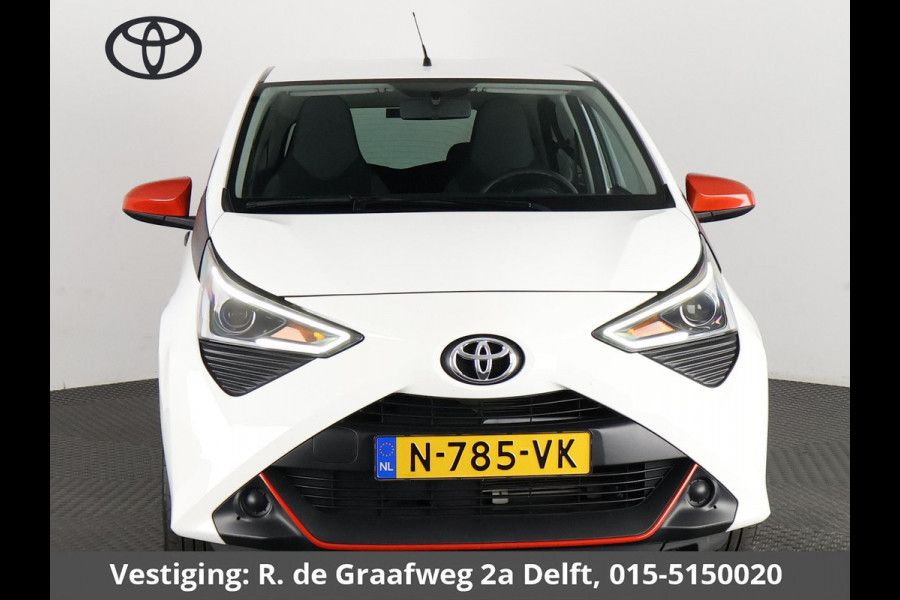Toyota Aygo 1.0 VVT-i X-Fun + Coral Red Pack | Airco | Bluetooth | Privacy Glass |