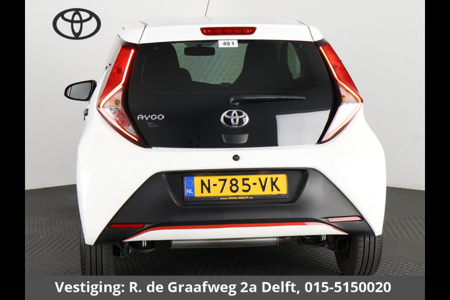 Toyota Aygo 1.0 VVT-i X-Fun + Coral Red Pack | Airco | Bluetooth | Privacy Glass |