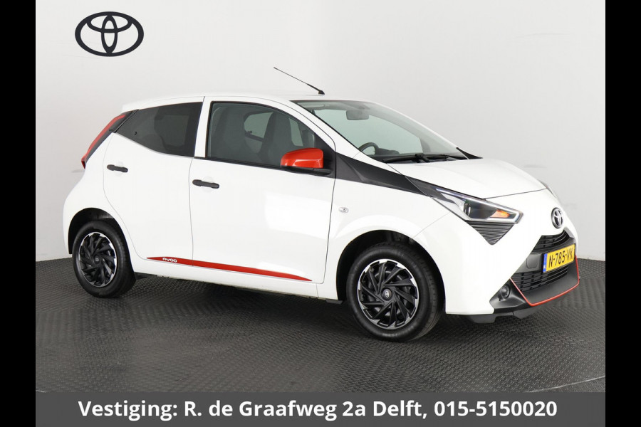 Toyota Aygo 1.0 VVT-i X-Fun + Coral Red Pack | Airco | Bluetooth | Privacy Glass |
