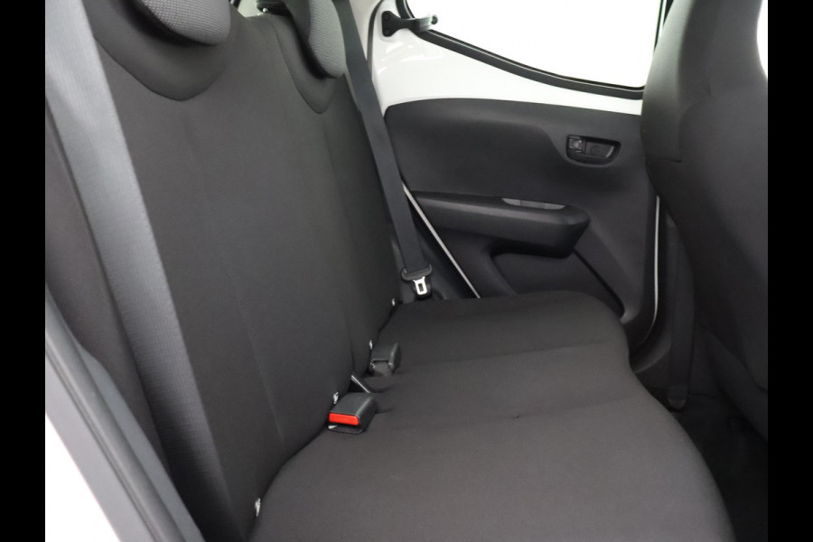 Toyota Aygo 1.0 VVT-i X-Fun + Coral Red Pack | Airco | Bluetooth | Privacy Glass |