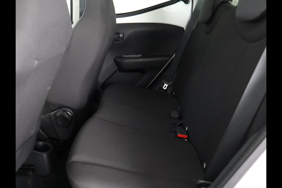 Toyota Aygo 1.0 VVT-i X-Fun + Coral Red Pack | Airco | Bluetooth | Privacy Glass |