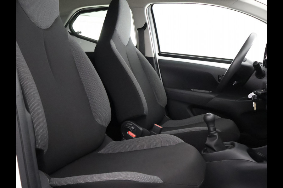 Toyota Aygo 1.0 VVT-i X-Fun + Coral Red Pack | Airco | Bluetooth | Privacy Glass |