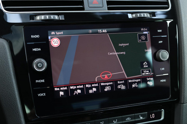 Volkswagen Golf 2.0 TSI GTI Performance 245+PK LED/VIRTUAL/PANO/ALCANTARA+S.VERWARMING/19" LMV/CAM/LINE/ACC/ECC/12 MDN GARANTIE!