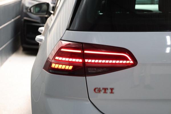 Volkswagen Golf 2.0 TSI GTI Performance 245+PK LED/VIRTUAL/PANO/ALCANTARA+S.VERWARMING/19" LMV/CAM/LINE/ACC/ECC/12 MDN GARANTIE!