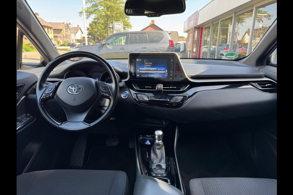 Toyota C-HR 1.8 Hybrid Style Plus | LED pakket, Navigatie, Dodehoekherkenning, Parkeersensoren, Keyless, Stoel + Stuurverwarming