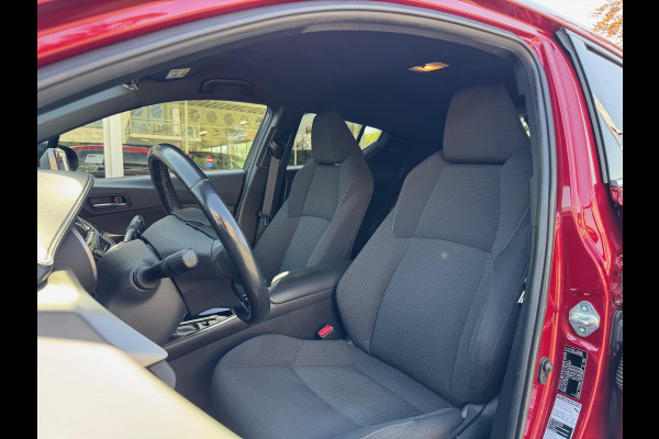 Toyota C-HR 1.8 Hybrid Style Plus | LED pakket, Navigatie, Dodehoekherkenning, Parkeersensoren, Keyless, Stoel + Stuurverwarming
