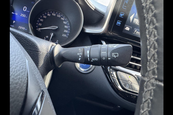 Toyota C-HR 1.8 Hybrid Style Plus | LED pakket, Navigatie, Dodehoekherkenning, Parkeersensoren, Keyless, Stoel + Stuurverwarming