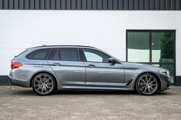 BMW 5 Serie Touring 520i M-Sport Panorama Nappa Leder Orig NL Auto NAP