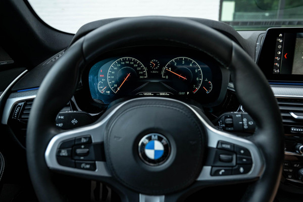 BMW 5 Serie Touring 520i M-Sport Panorama Nappa Leder Orig NL Auto NAP
