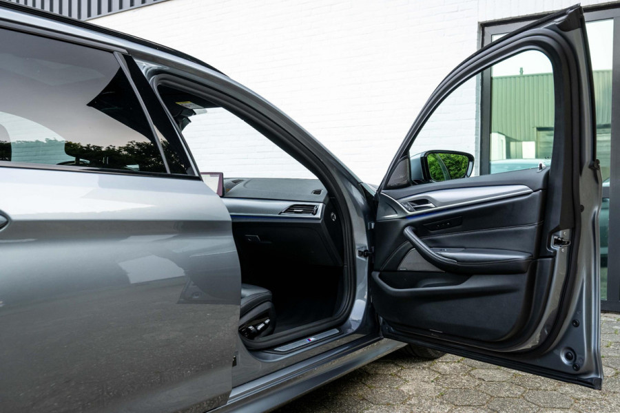 BMW 5 Serie Touring 520i M-Sport Panorama Nappa Leder Orig NL Auto NAP