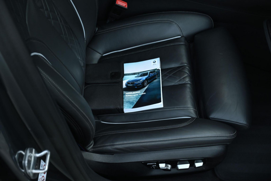 BMW 5 Serie Touring 520i M-Sport Panorama Nappa Leder Orig NL Auto NAP