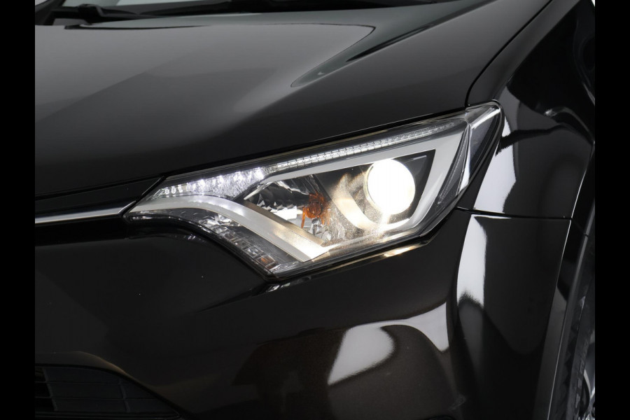 Toyota RAV4 2.5 HYBRID AUTOMAAT LUXURY NAVIGATIE.TREKHAAK.CAMERA.GARANTIE TOT 5-2028