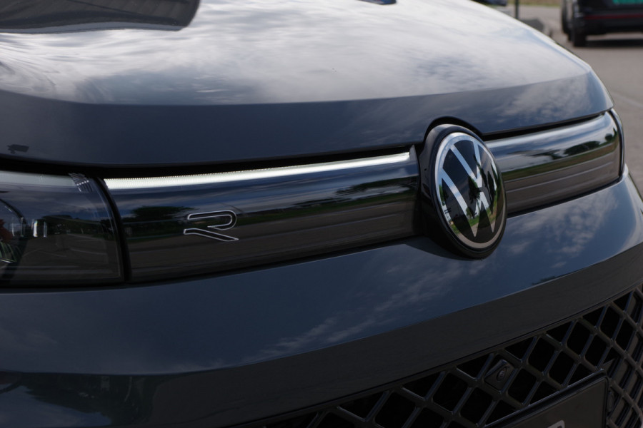 Volkswagen Tiguan 1.5 eHybrid 272 PK R-Line Edition PHEV, Panoramadak, Trekhaak, Harman / Kardon Geluidssysteem, Massage